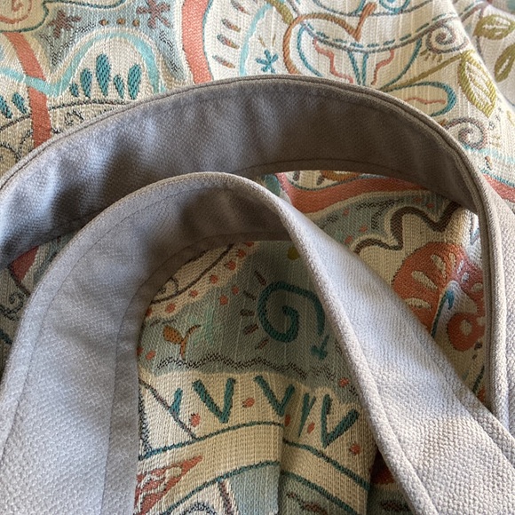 High Quality Large Paisley Print in Cream Pink Blue and Gray Tote - Picture 6 of 7